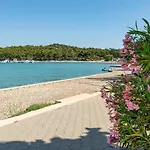 Lovisca Apartment Jezera