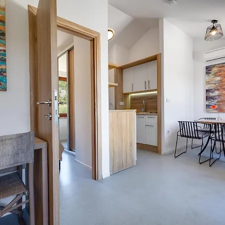 Lovisca Apartman Jezera