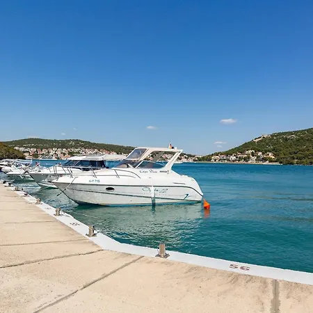 Lovisca Apartman Jezera