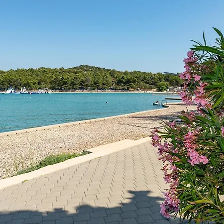 Lovisca Apartman Jezera