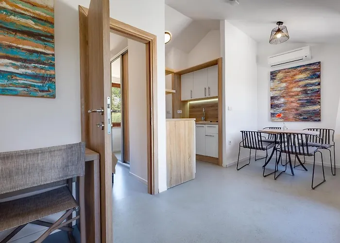 Lovisca Apartman Jezera